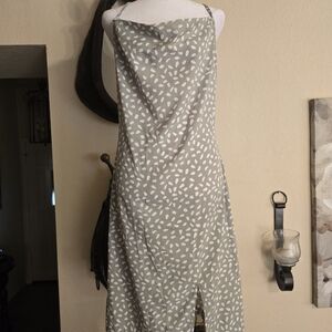 SHEIN Light Sage Green Print Midi Dress